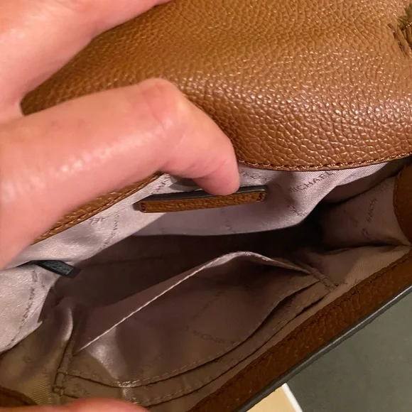 Michael  Kors Cassie Leather Carmel NWT Crossbody Shoulder Bag - Picture 9 of 16